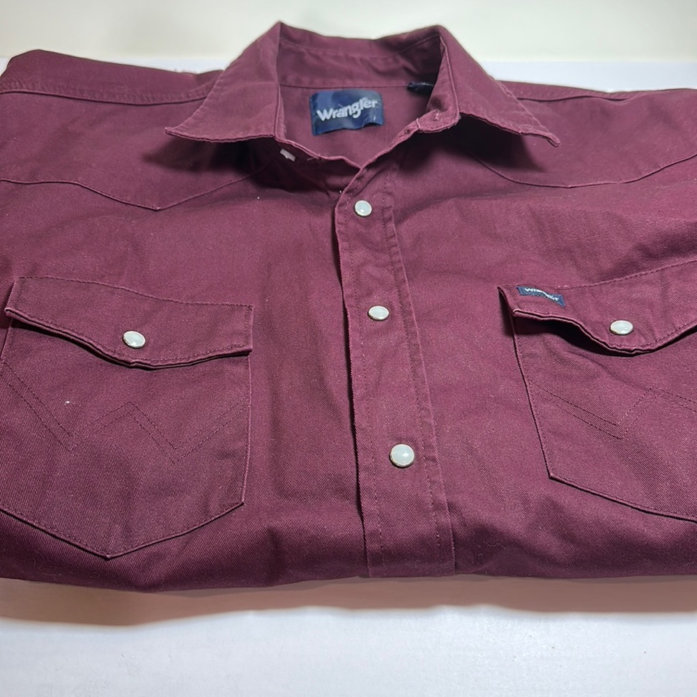 Wrangler long sleeve shirt.